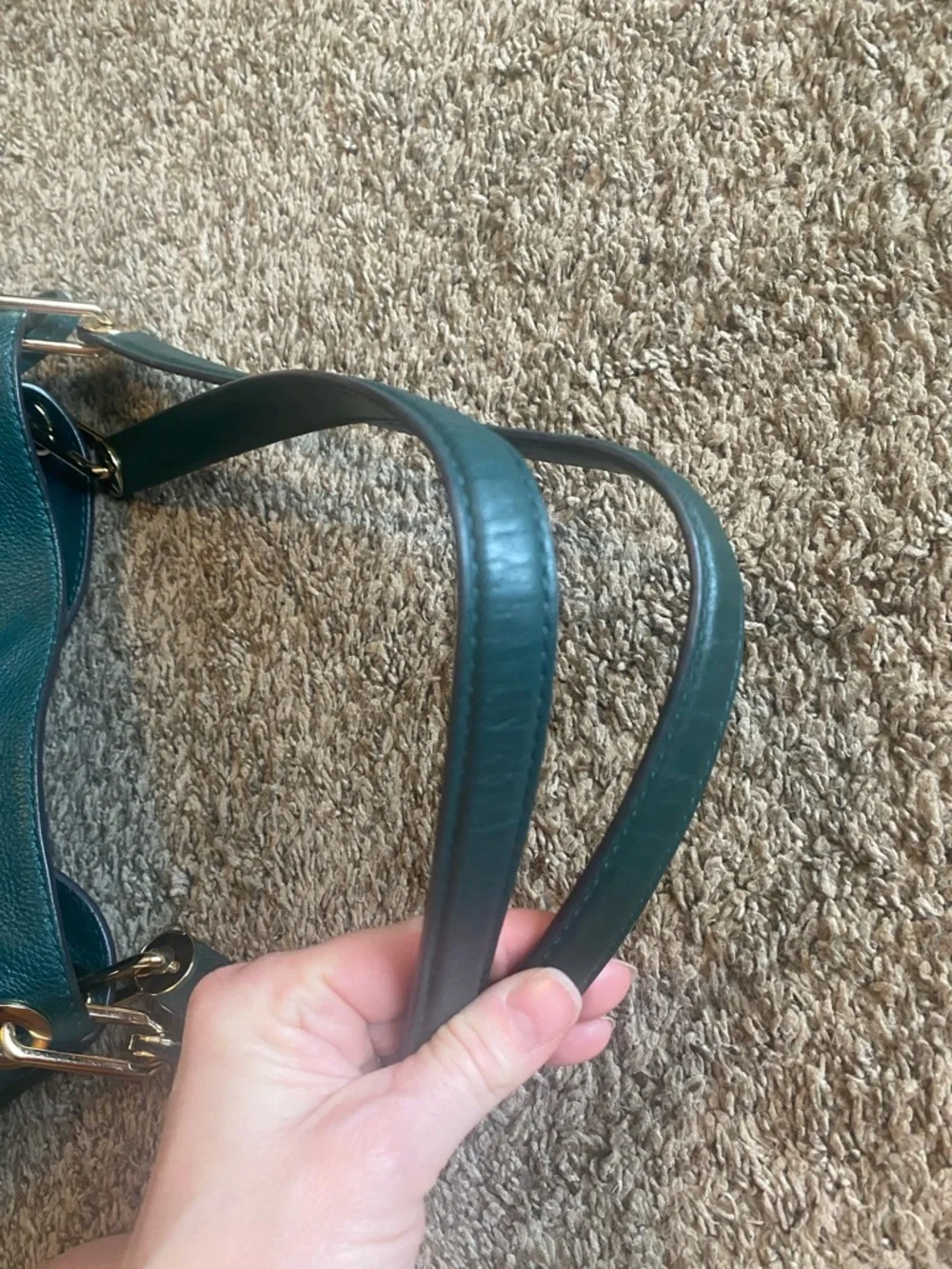 Michael Kors Raven Large Leather Shoulder Bag - Picture 4 of 7